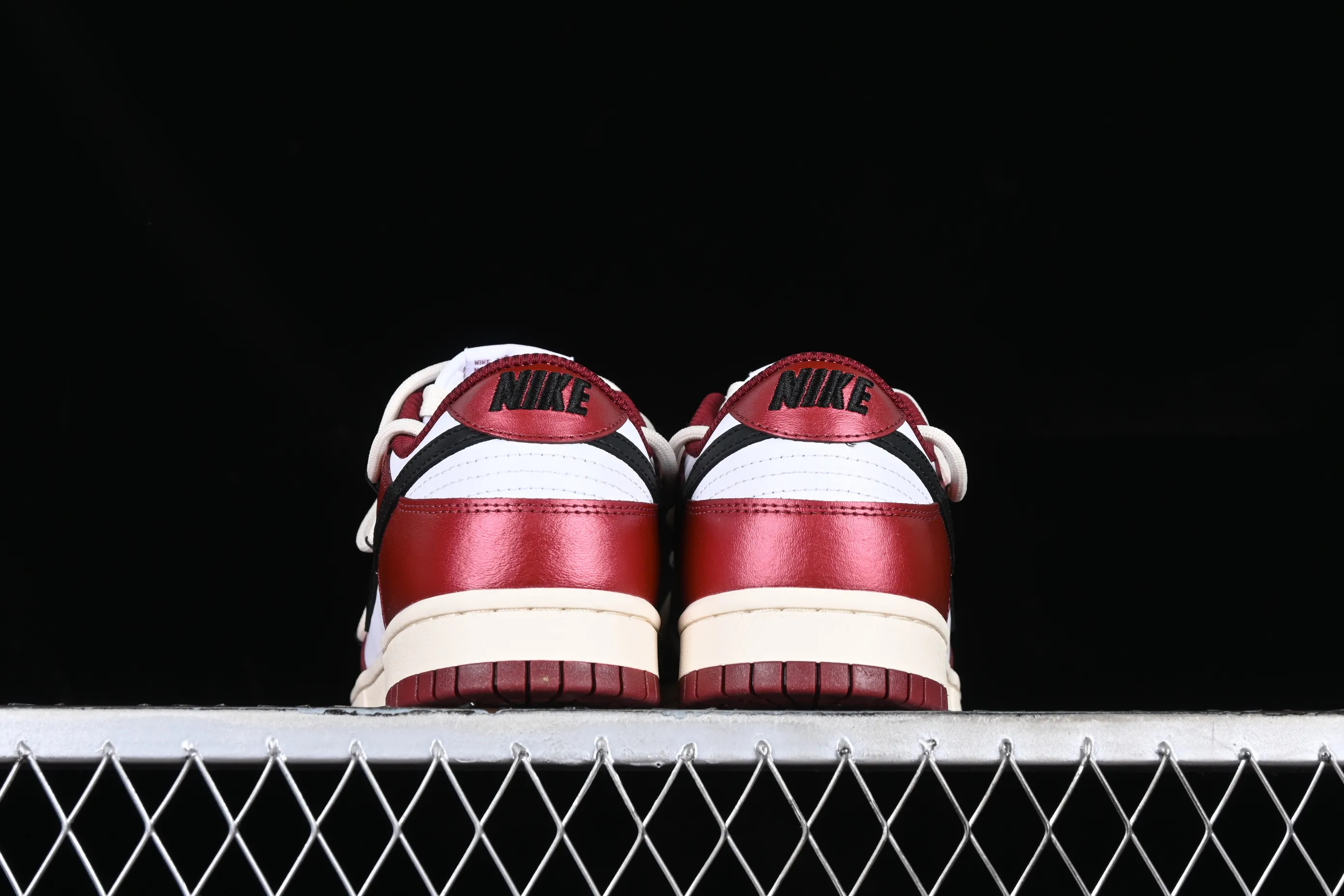 All Categories Nk SB Dunk Series Nk SB Dunk Low Low-top sneakers Nk Dunk Low PRM Red Wine Estate Old Retro Chicago Deconstruction SB Strap Low-top Casual Shoes FJ4555-100